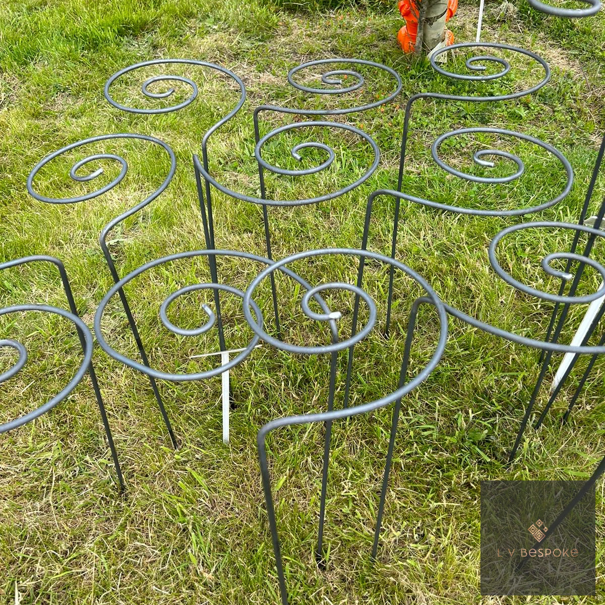 Pigtail Plant Support