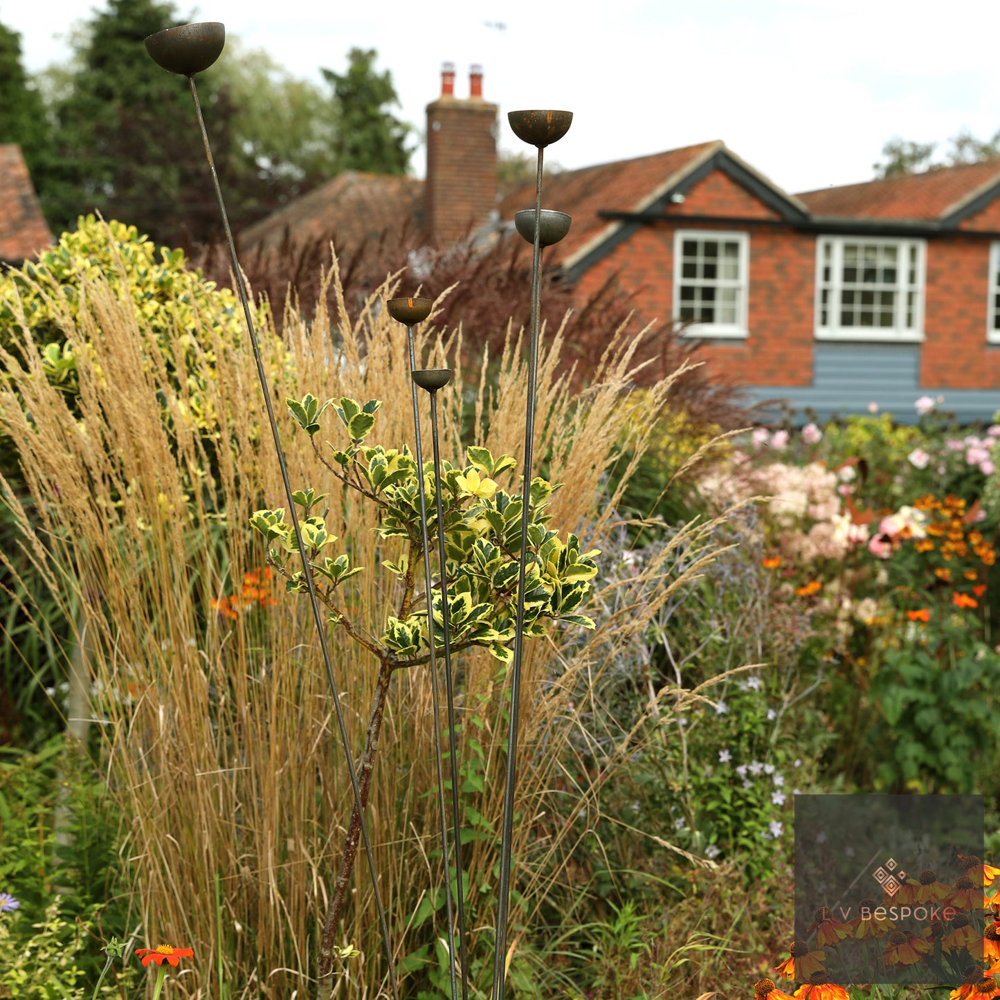 Cluster of 5 cups or balls, feature piece, available in 2 heights