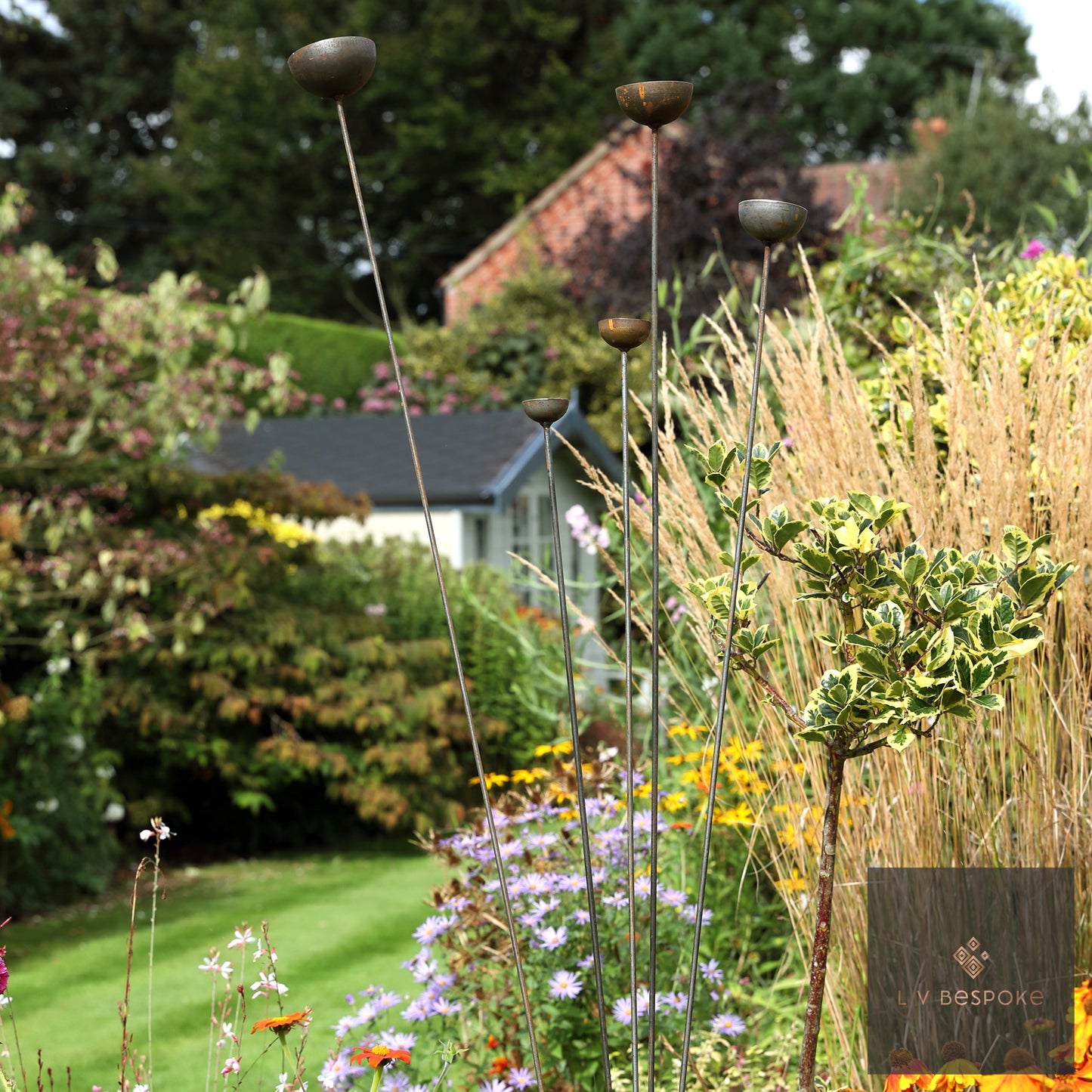 Cluster of 5 cups or balls, feature piece, available in 2 heights
