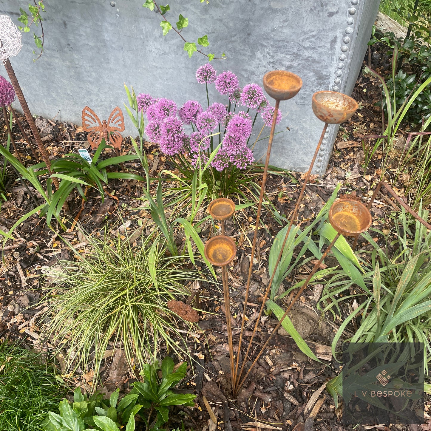 Cluster of 5 cups or balls, feature piece, available in 2 heights