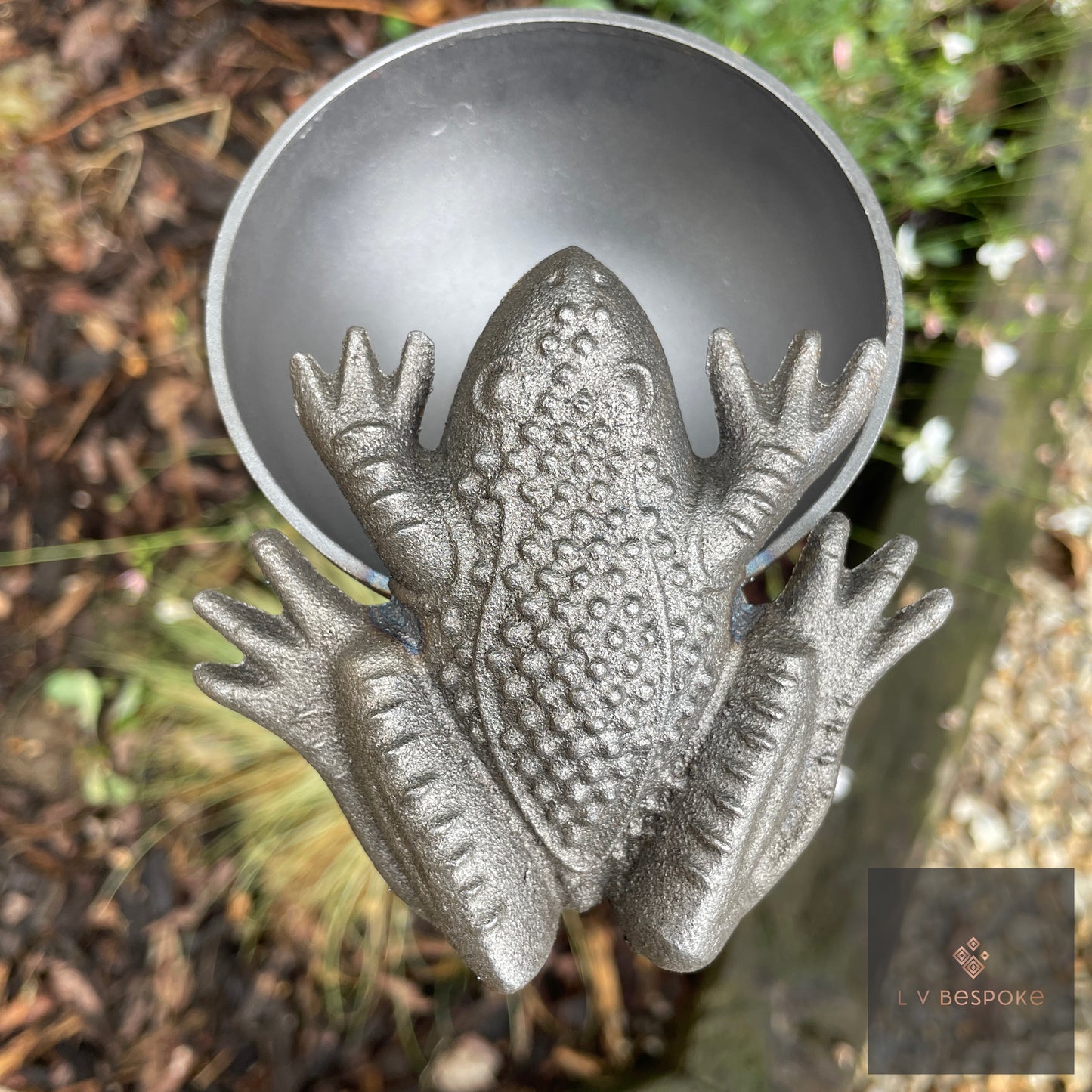 Decorative Bee Drinker / Cuppy for water or seed.