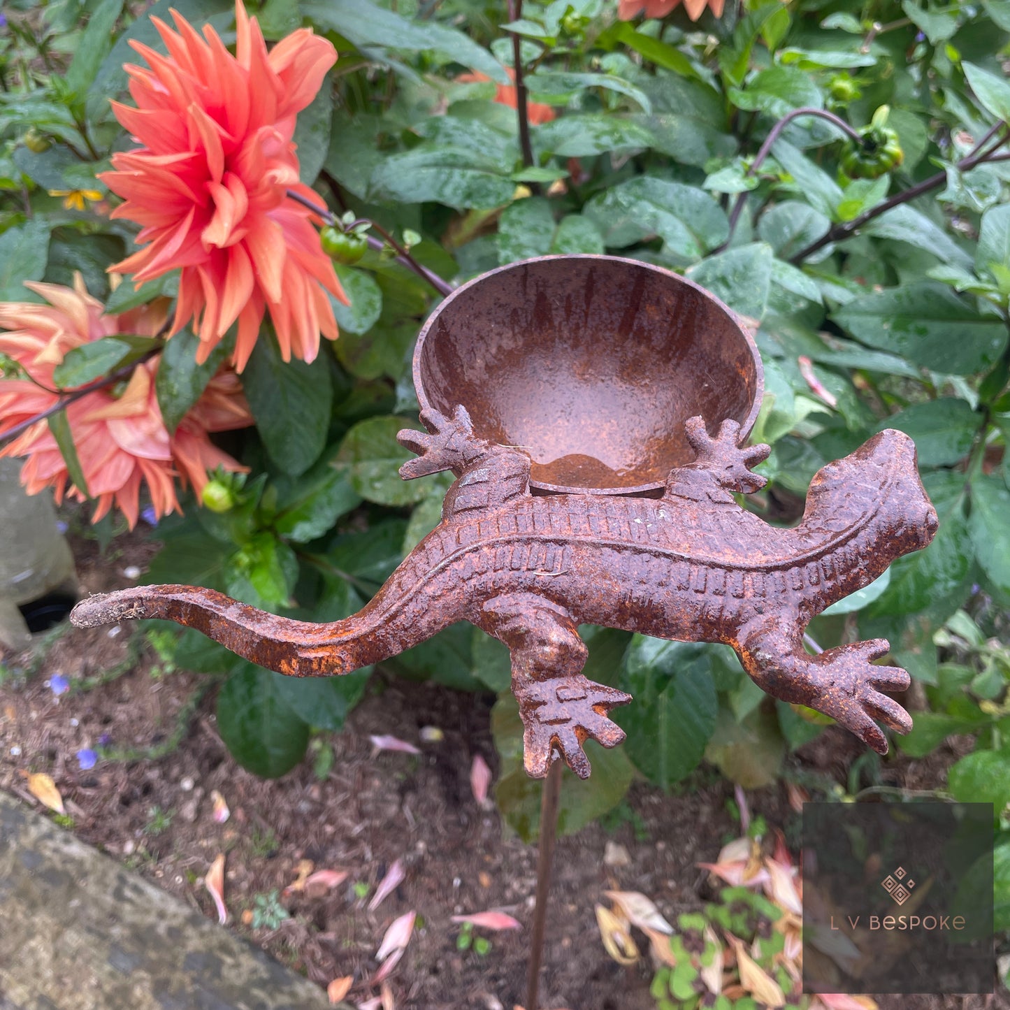 Decorative Bee Drinker / Cuppy for water or seed.