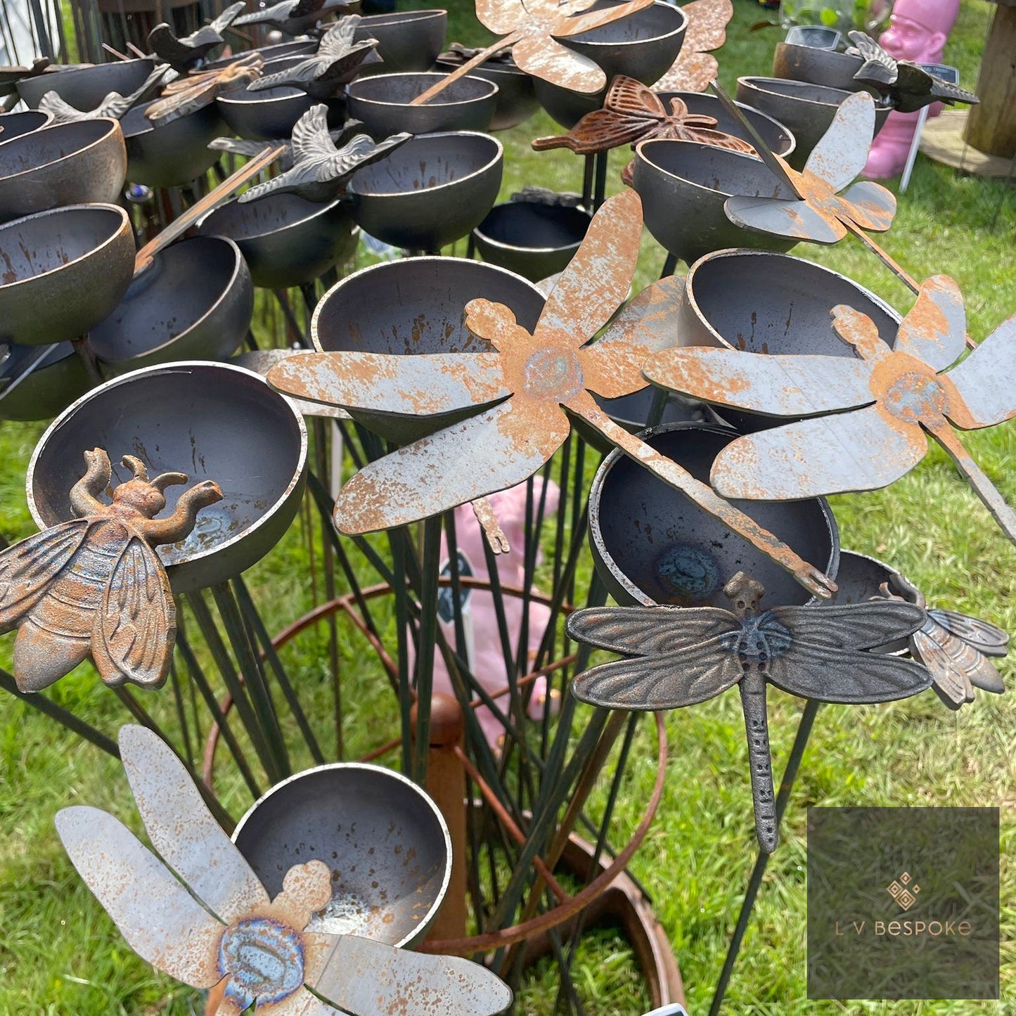 Decorative Bee Drinker / Cuppy for water or seed.